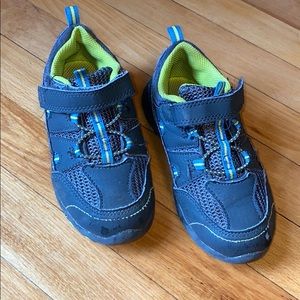 OshKosh Kids Sneaker
